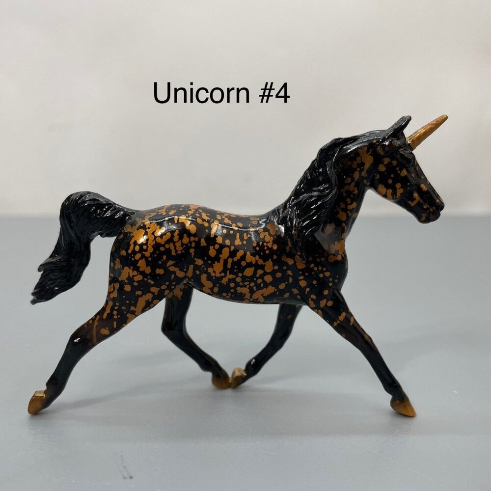 Breyer Stablemates‎ Unicorn Crazy Series 4 Chase Prince Charming Black Gold